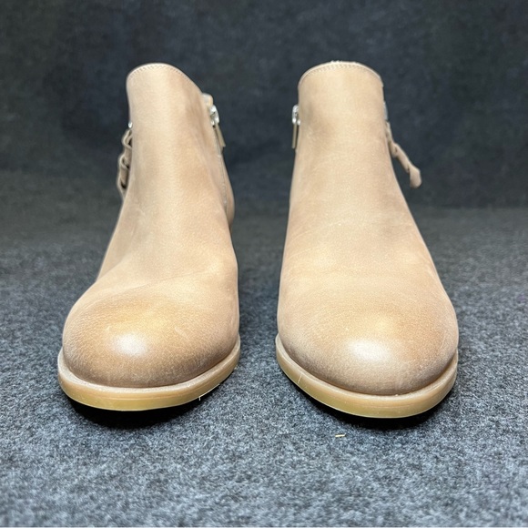 Steve Madden Ankle Bootie - size 9M - Picture 2 of 8